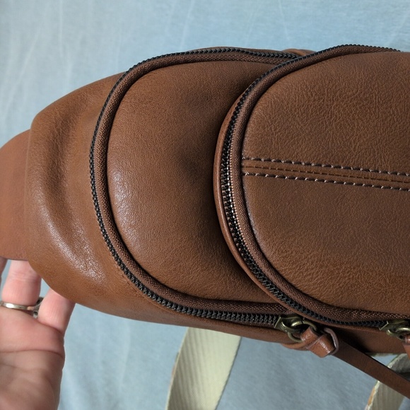 Brown Leather Crossbody Bag & Skecher Black Leather Sport Court 2.0 In Box - Picture 5 of 12